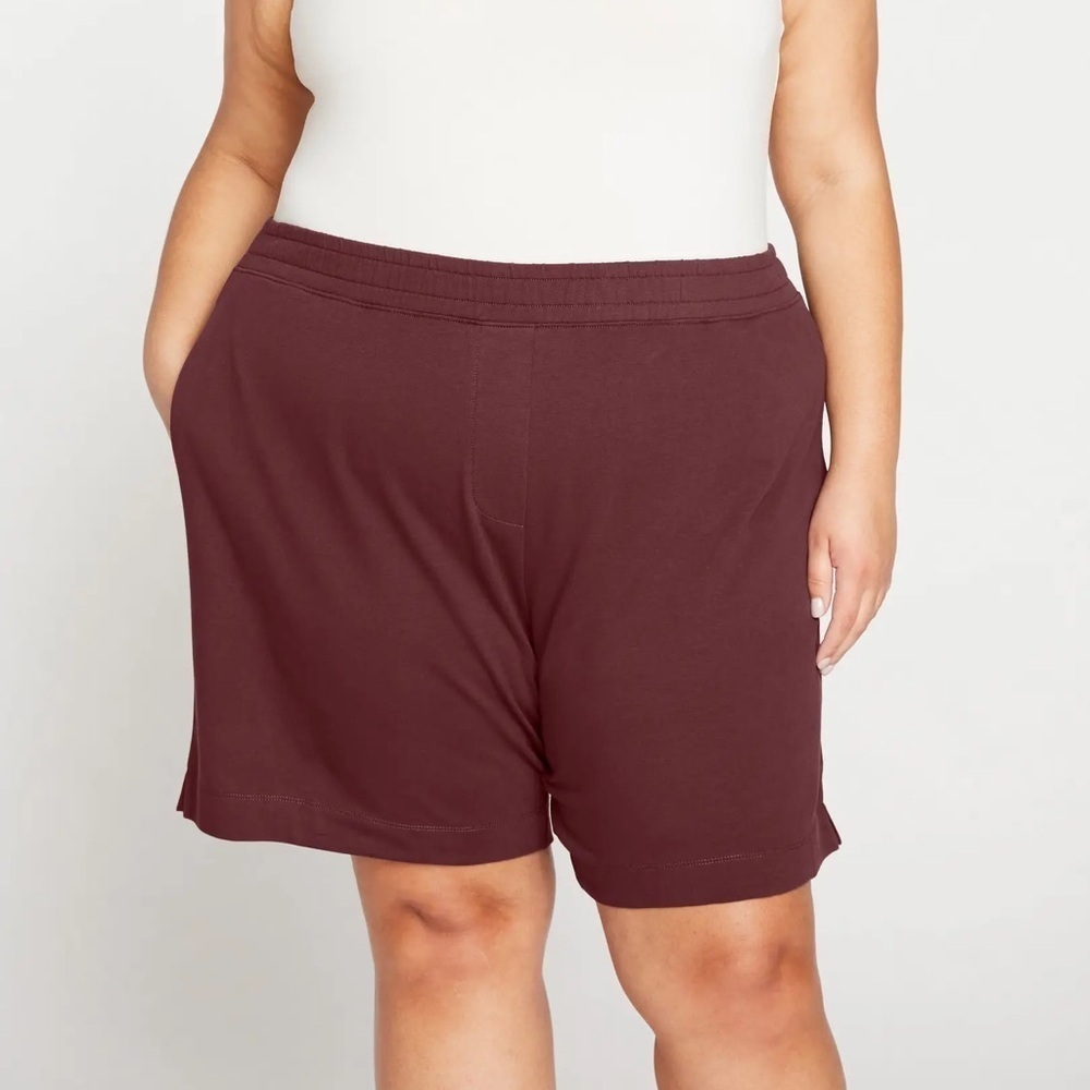 Universal Standard Classic Light Terry Sweatshorts in Black Cherry Size 3XL (6X)